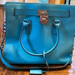 Micheal kors tote style bag